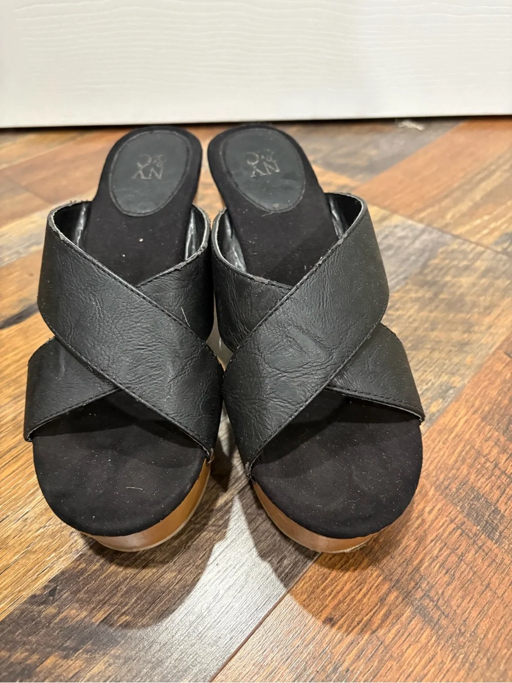 Women’s Black Crisscross wedge Sandals